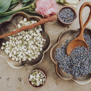 Nature play sensory dried flowers lavender and jasmine